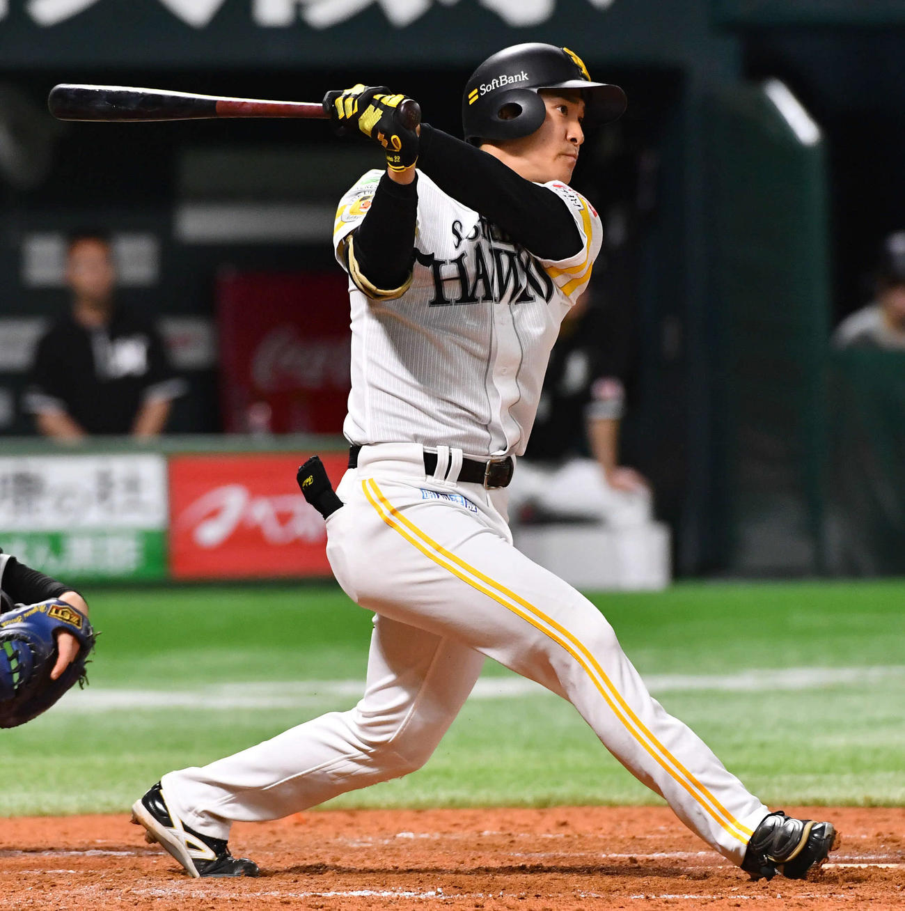 ソフトバンク対ロッテ　5回裏ソフトバンク無死二塁、柳町は右前適時打を放つ（撮影・岩下翔太）