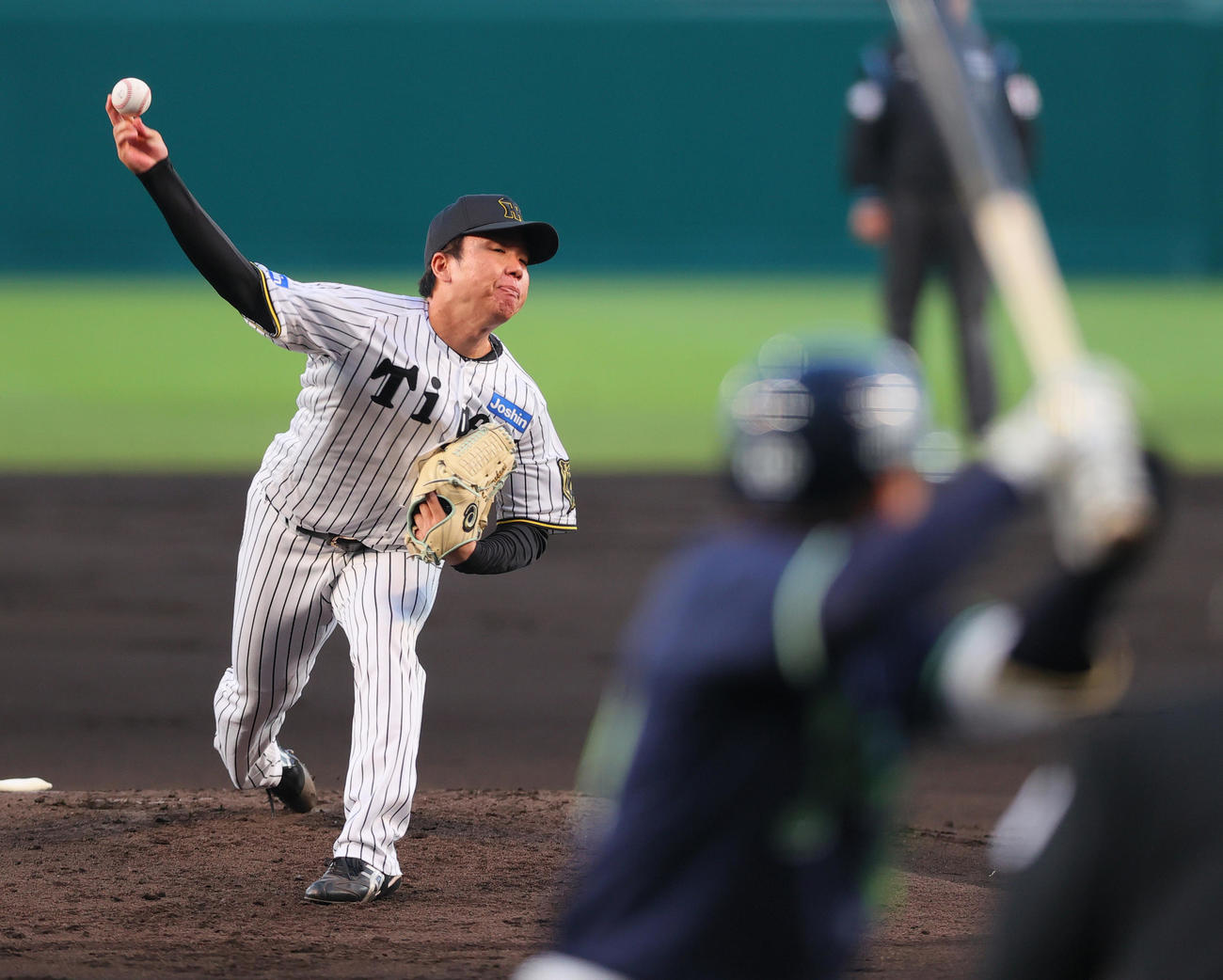 阪神対ヤクルト　阪神先発の村上（撮影・上山淳一）