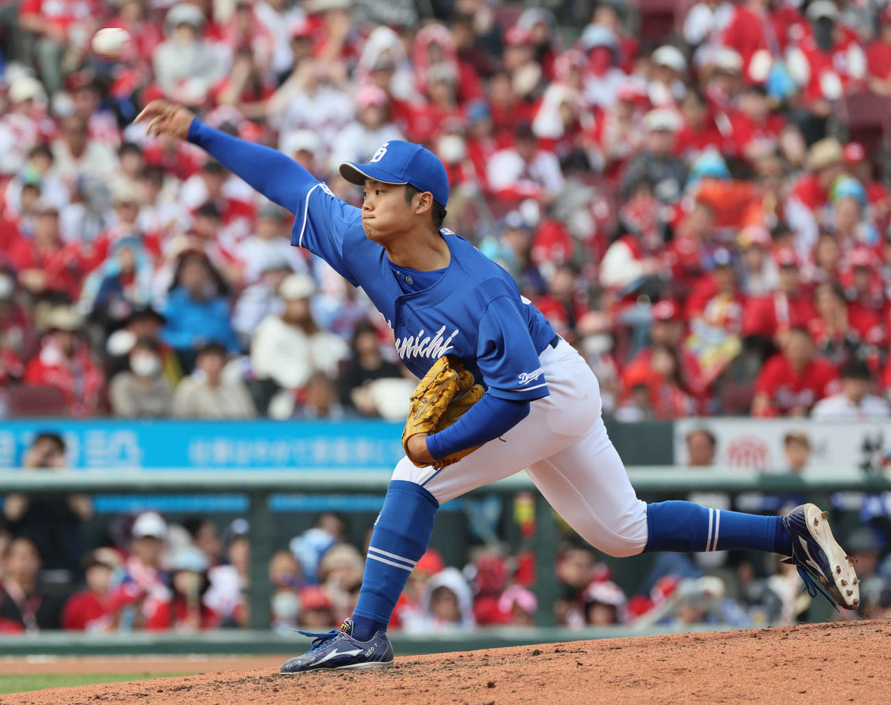 広島対新中日　8回裏広島、中日2番手の根尾（撮影・加藤孝規）