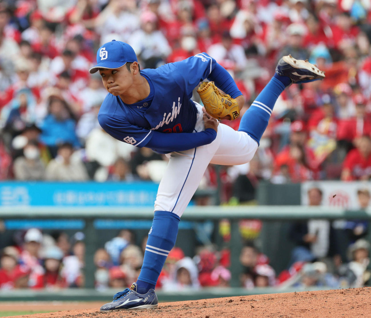 広島対新中日　8回裏広島、中日2番手の根尾（撮影・加藤孝規）