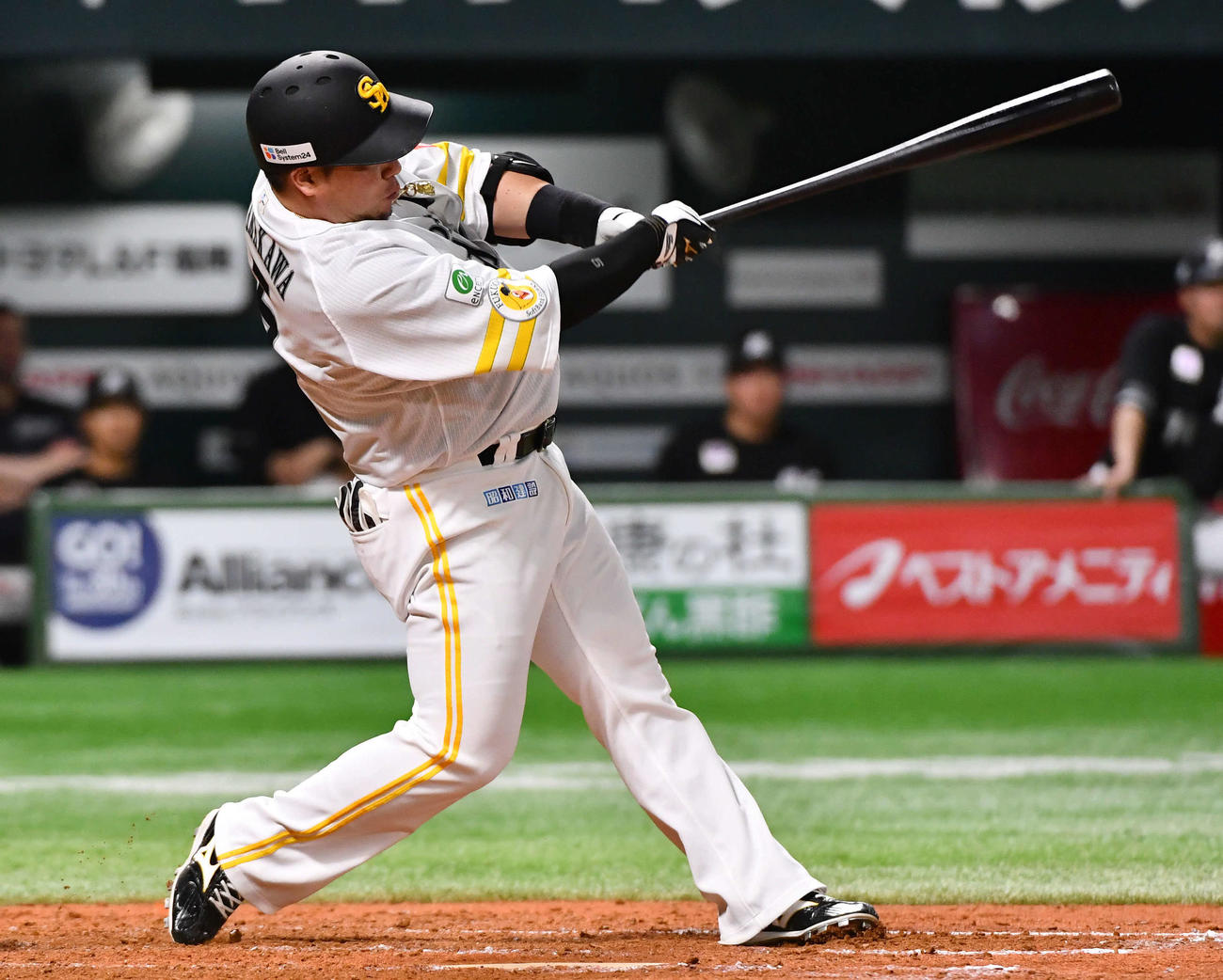 ソフトバンク対ロッテ　4回裏ソフトバンク1死、山川は先制の左越え本塁打を放つ（撮影・岩下翔太）