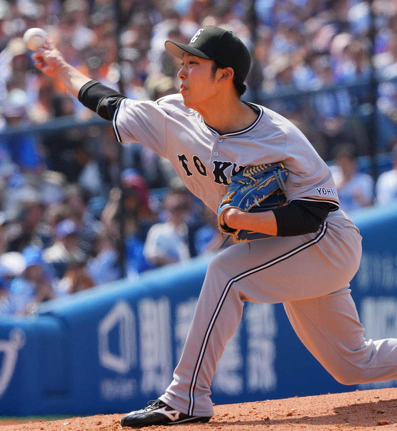 DeNA対巨人　力投する巨人先発の赤星（撮影・垰建太）