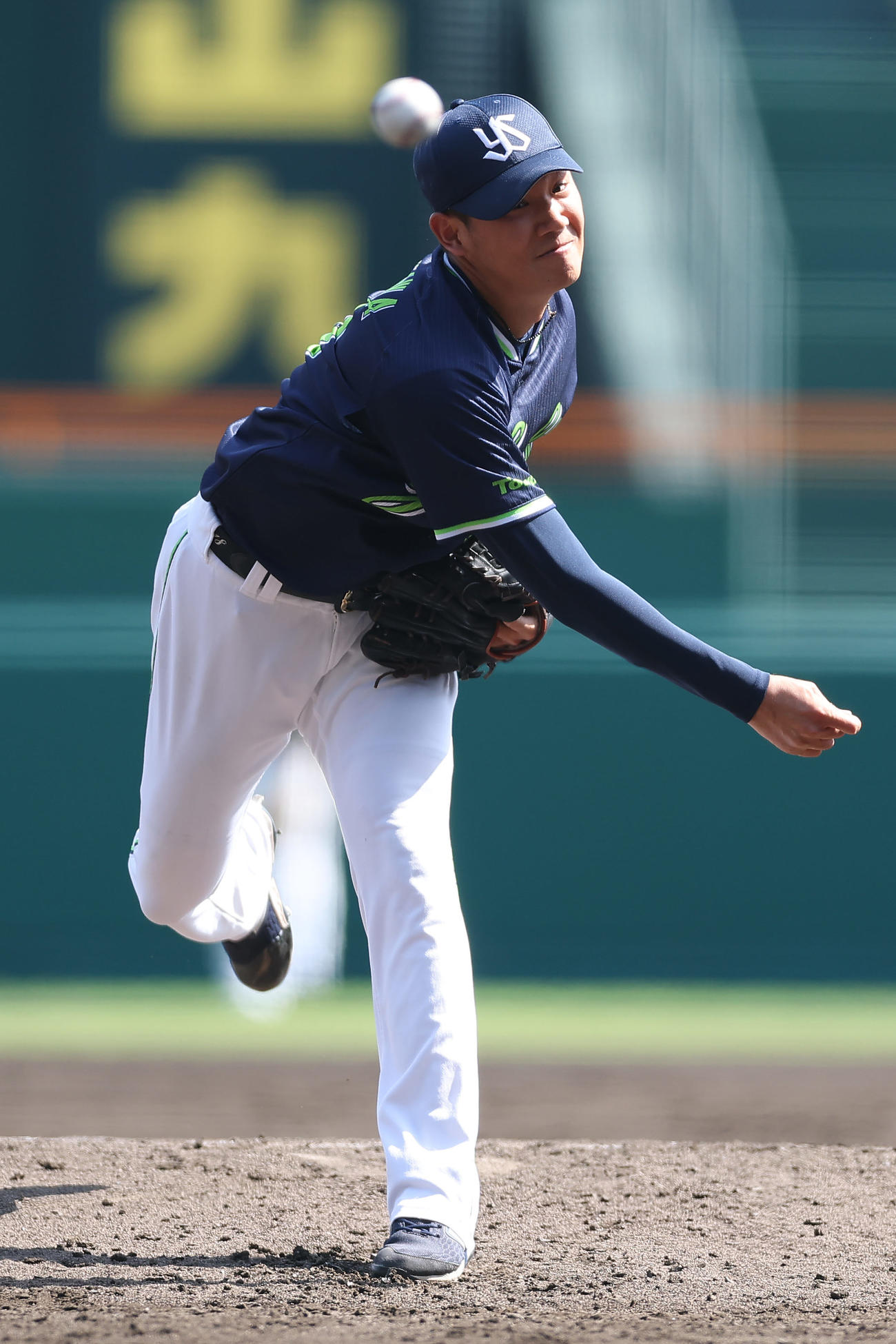 阪神対ヤクルト　力投するヤクルト先発の奥川（撮影・前田充）