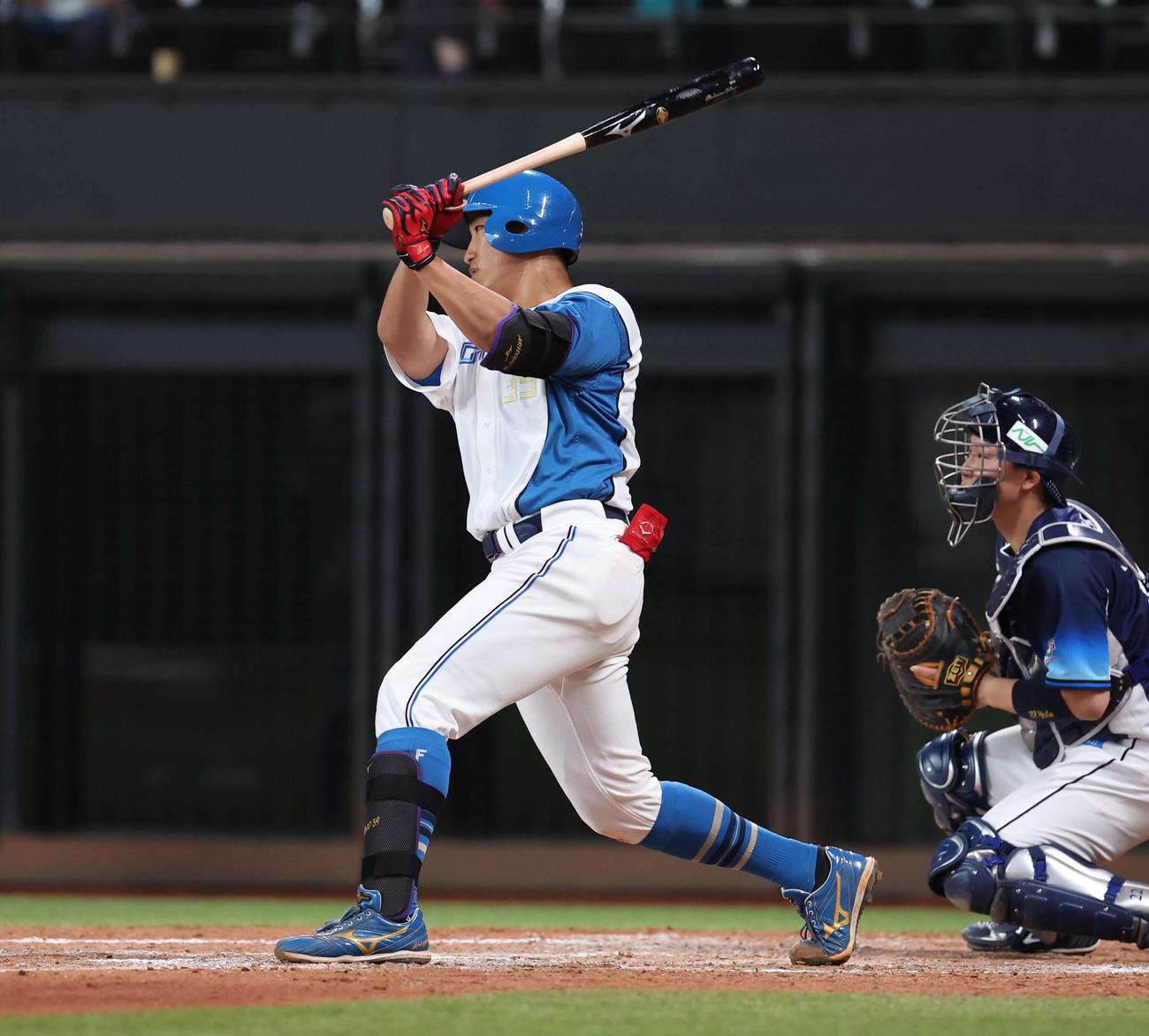 日本ハム対西武　8回裏日本ハム2死、4打席連続三振に終わる有薗（撮影・黒川智章）