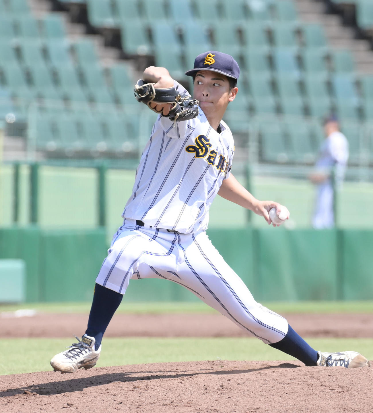 大産大対甲南大　完投勝利した大産大の高橋（撮影・滝沢美穂子）