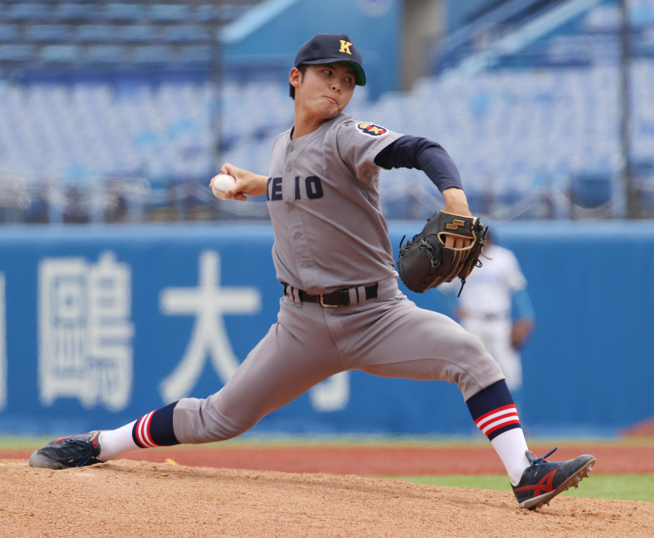 慶大対東大　先発した慶大・外丸（撮影・柴田隆二）