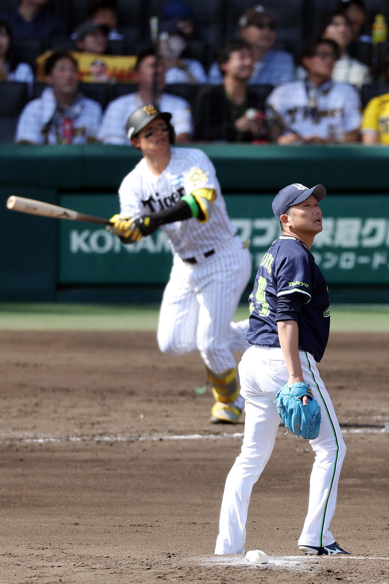 阪神対ヤクルト　4回裏阪神無死、森下に同点本塁打を浴びる石川（撮影・前田充）