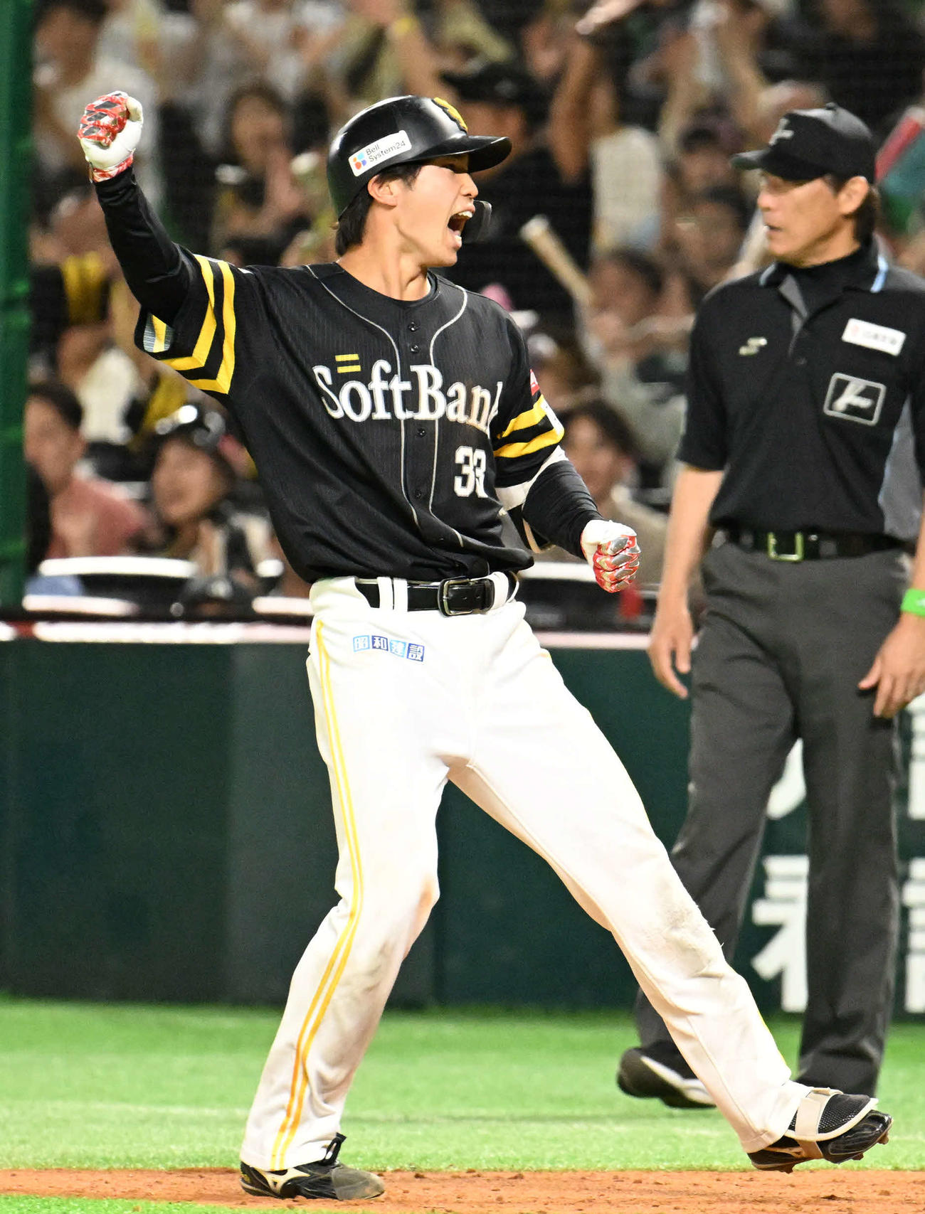 ソフトバンク対ロッテ　6回裏ソフトバンク1死二塁、広瀬は勝ち越し適時打を放つ（撮影・林敢治）