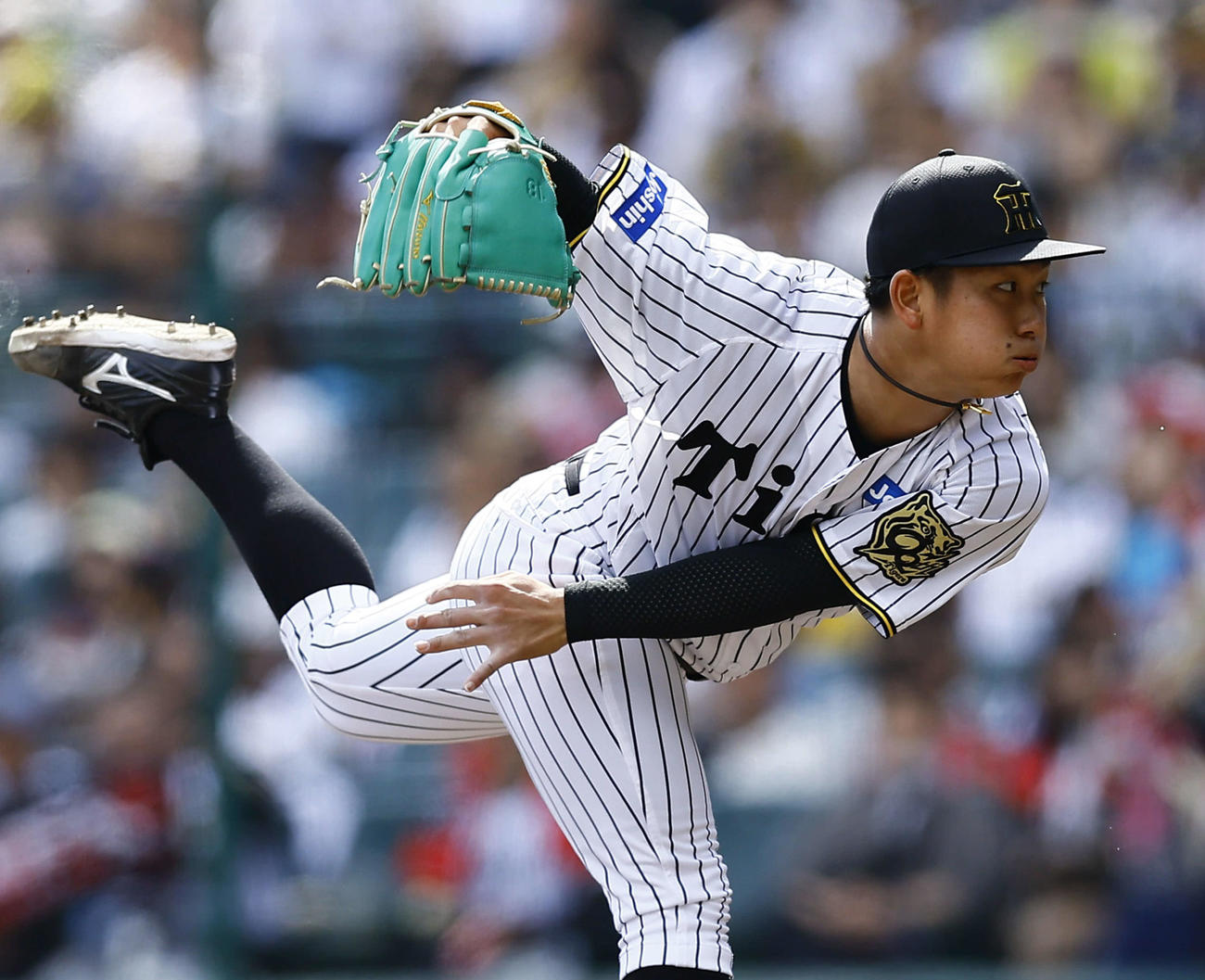 阪神対ヤクルト　力投する阪神先発の伊原（撮影・藤尾明華）