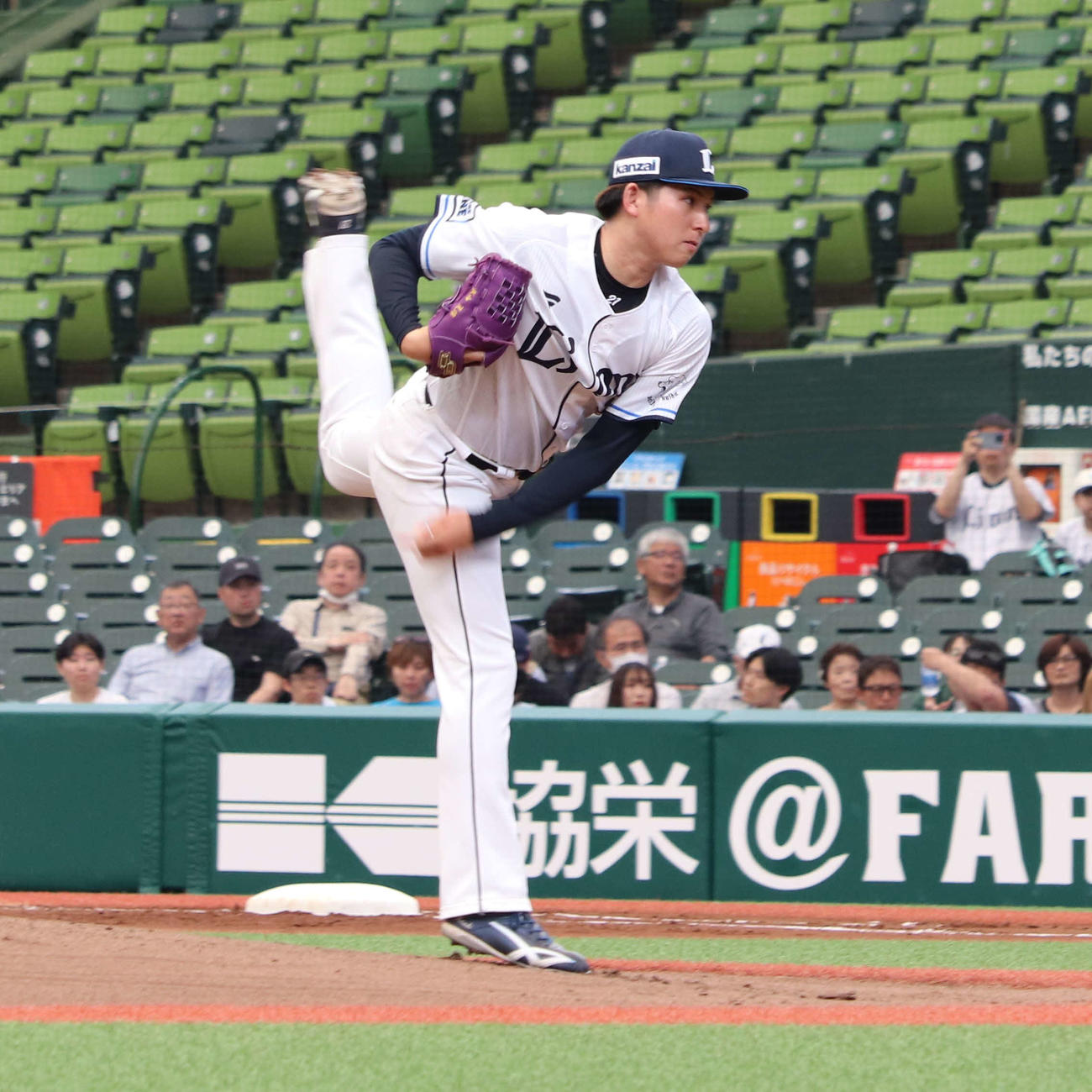 西武対オイシックス　先発し5回無失点で好投した西武武内