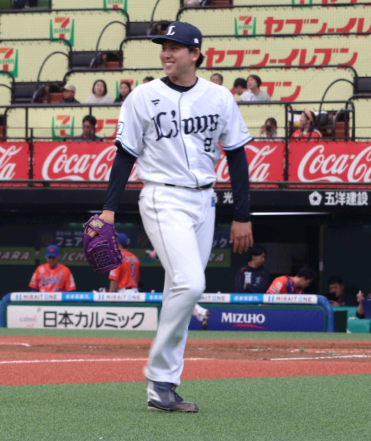 西武対オイシックス　先発し5回無失点で好投し笑顔を見せる西武武内