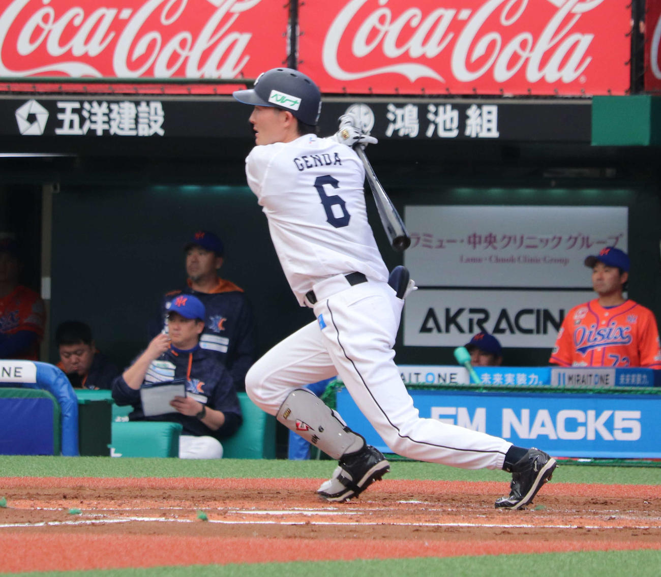 西武対オイシックス　復帰後初安打をマークした西武源田