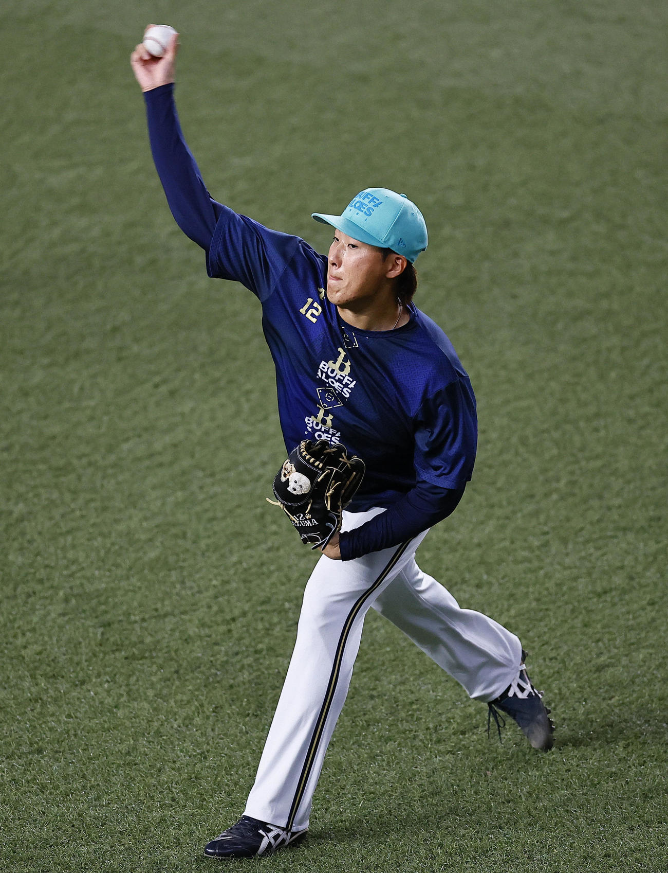 オリックス対日本ハム　1軍に合流し、キャッチボールをするオリックス東（撮影・藤尾明華）