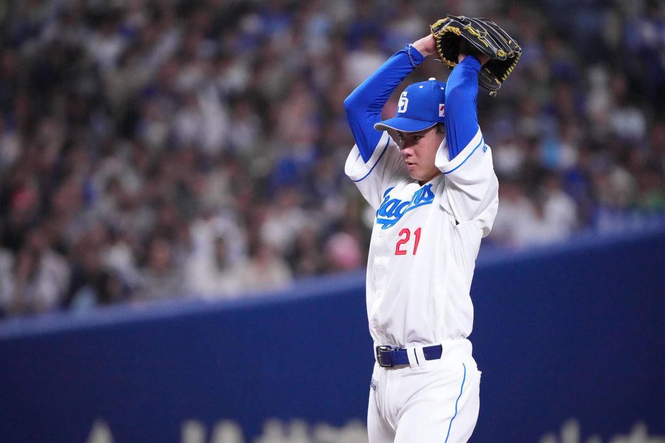 中日対DeNA 1回表、登板する中日先発の金丸（撮影・森本幸一）