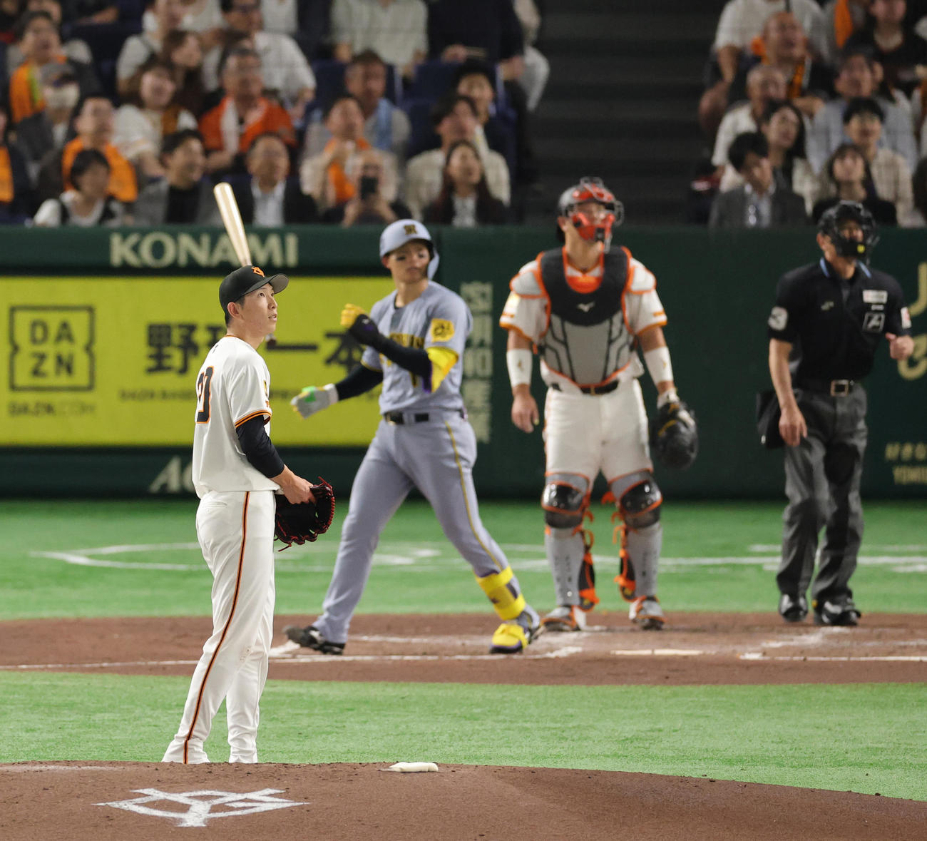 巨人対阪神　4回表阪神2死、森下に左越え本塁打を許す戸郷（撮影・野上伸悟）