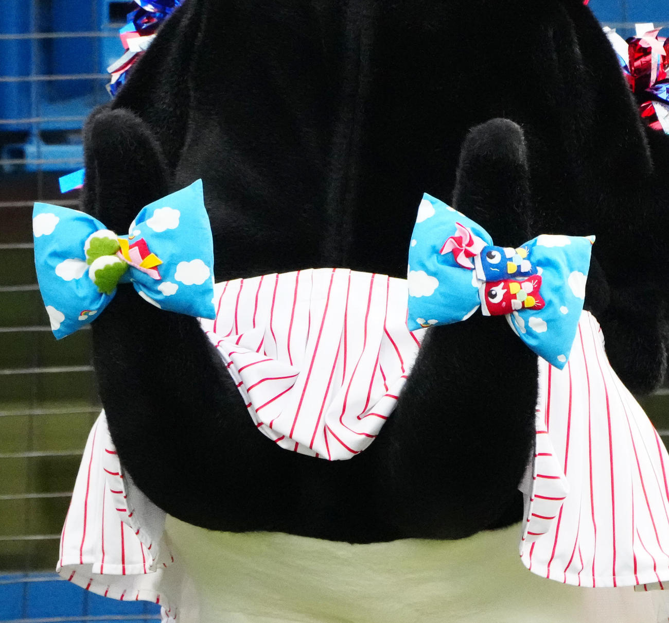 ヤクルト対広島　ヤクルトマスコットつばみのしっぽバンドはこどもの日使用となっていた（撮影・江口和貴）