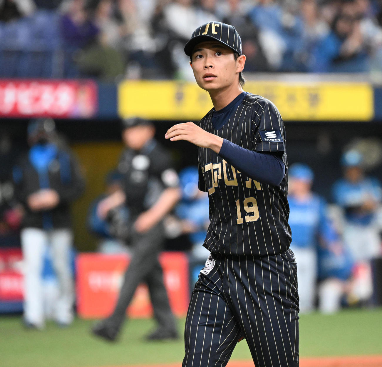 オリックス対日本ハム　5回、3番手で登板し3人で抑えるオリックス山岡（撮影・和賀正仁）