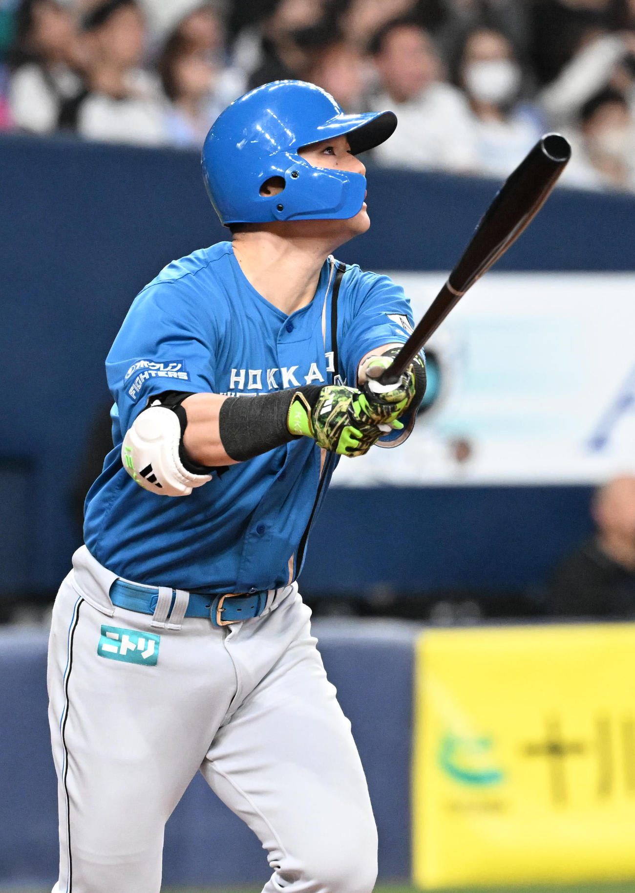 オリックス対日本ハム　6回表日本ハム無死一塁、右越え2点本塁打を放つ清宮幸（撮影・和賀正仁）