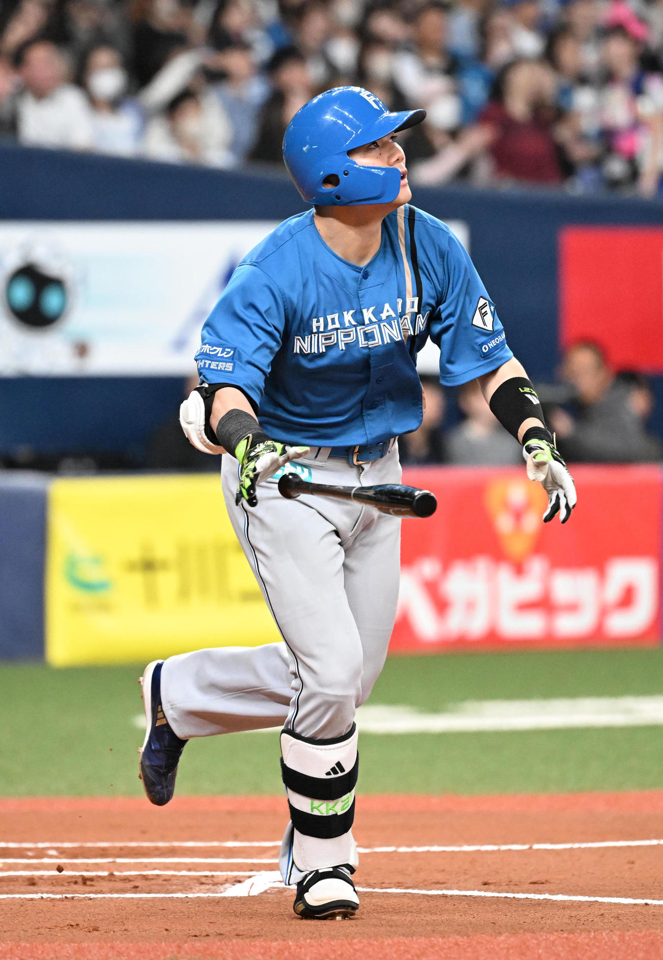 オリックス対日本ハム　6回表日本ハム無死一塁、右越え2点本塁打を放つ清宮幸（撮影・和賀正仁）