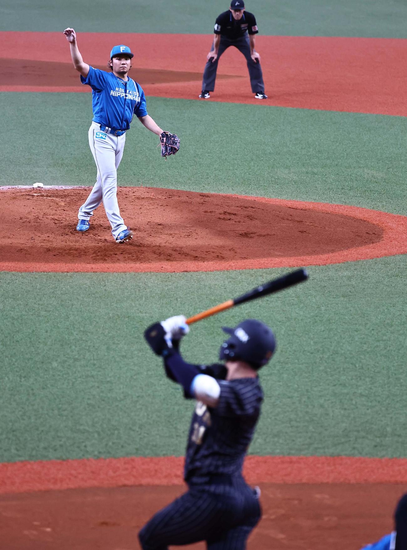 オリックス対日本ハム　1回裏オリックス無死一、二塁、伊藤は太田から三振を奪う（撮影・上田博志）
