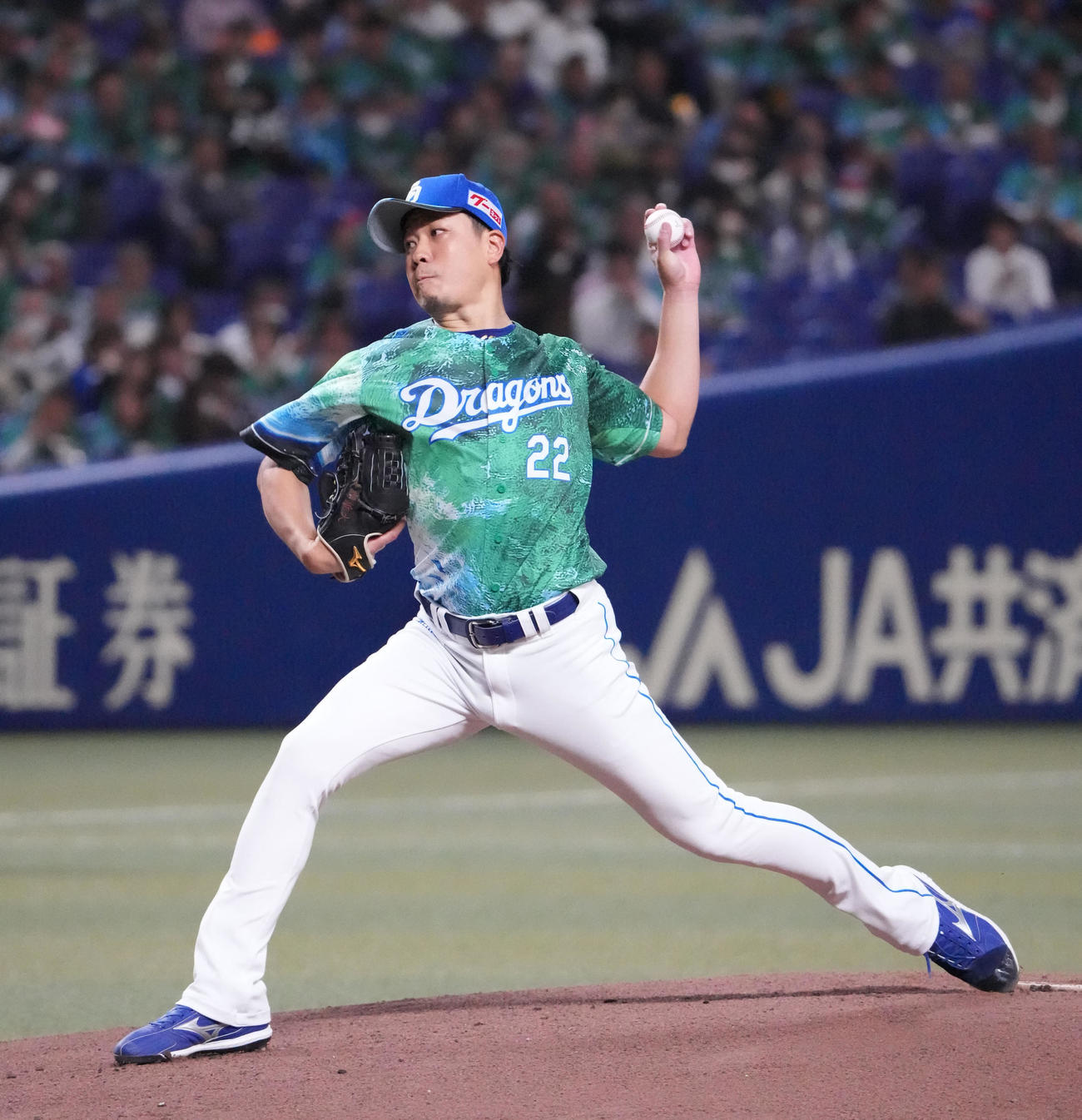 中日対DeNA 1回表、登板する中日先発の大野（撮影・森本幸一）