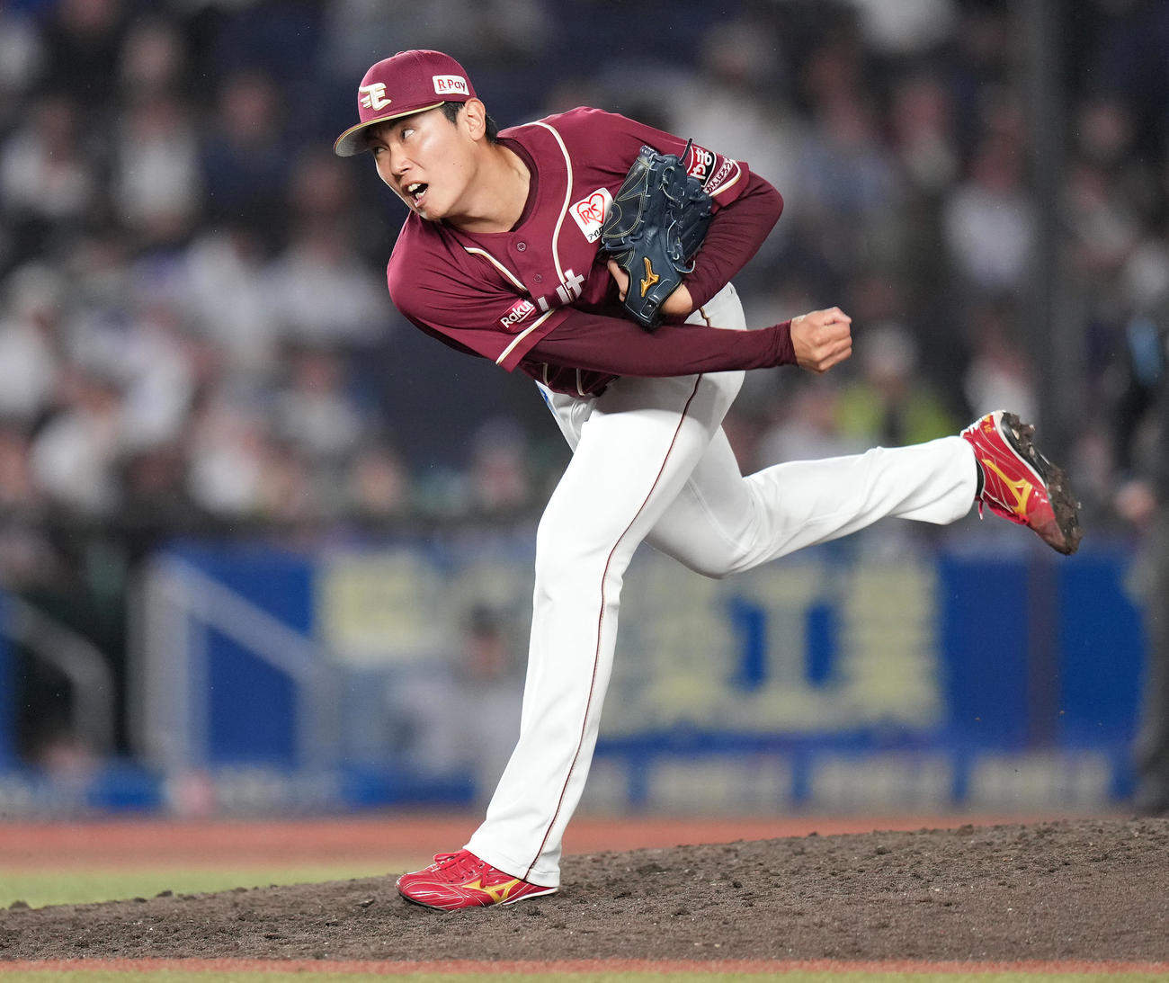 ロッテ対楽天　7回裏から4番手で登板した楽天渡辺翔（撮影・鈴木みどり）