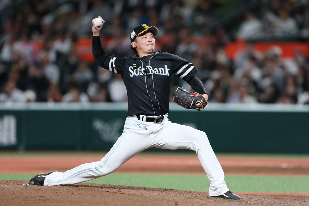 西武対ソフトバンク　ソフトバンク先発の東浜（撮影・宮地輝）