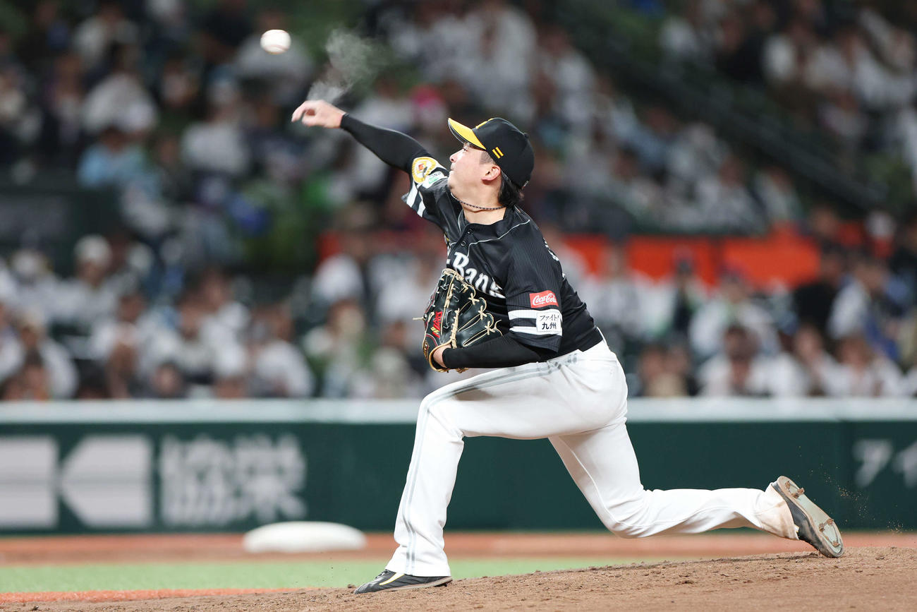 西武対ソフトバンク　ソフトバンク先発の東浜（撮影・宮地輝）