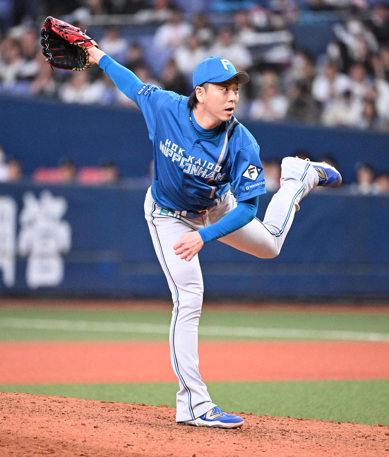 オリックス対日本ハム　10回途中から登板する日本ハム宮西（撮影・和賀正仁）