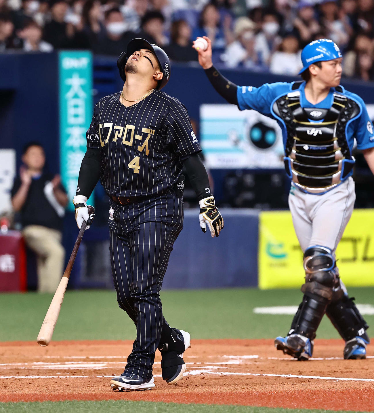 オリックス対日本ハム　10回裏オリックス1死満塁、森は三振に倒れる（撮影・上田博志）