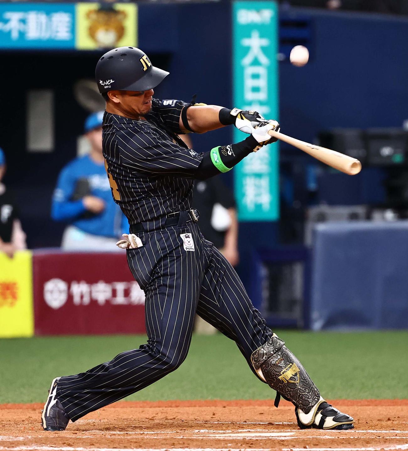 オリックス対日本ハム　10回裏オリックス2死満塁、頓宮は捕邪飛に倒れる（撮影・上田博志）