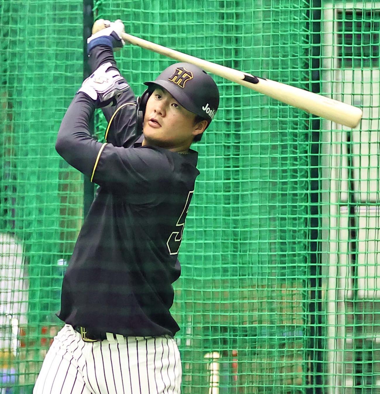 阪神対中日　フリー打撃練習をする前川（撮影・上田博志）