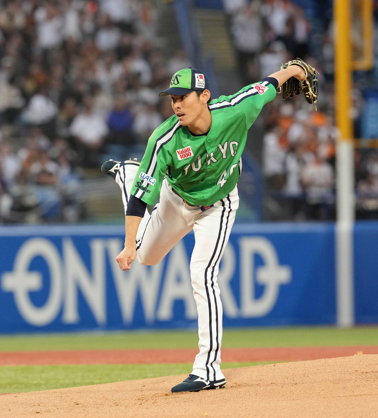ヤクルト対巨人　力投するヤクルト先発の高梨（撮影・井上学)