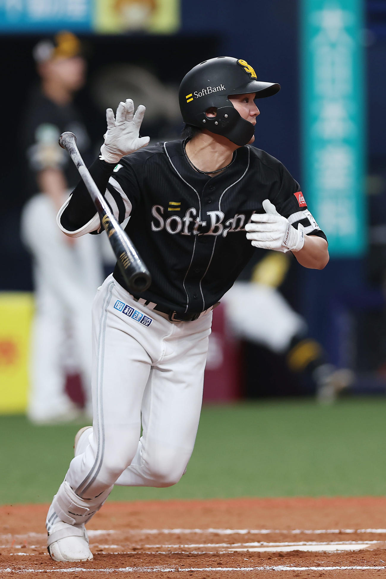 オリックス対ソフトバンク　6回表ソフトバンク1死満塁、2点適時二塁打を放つ緒方（撮影・前田充）