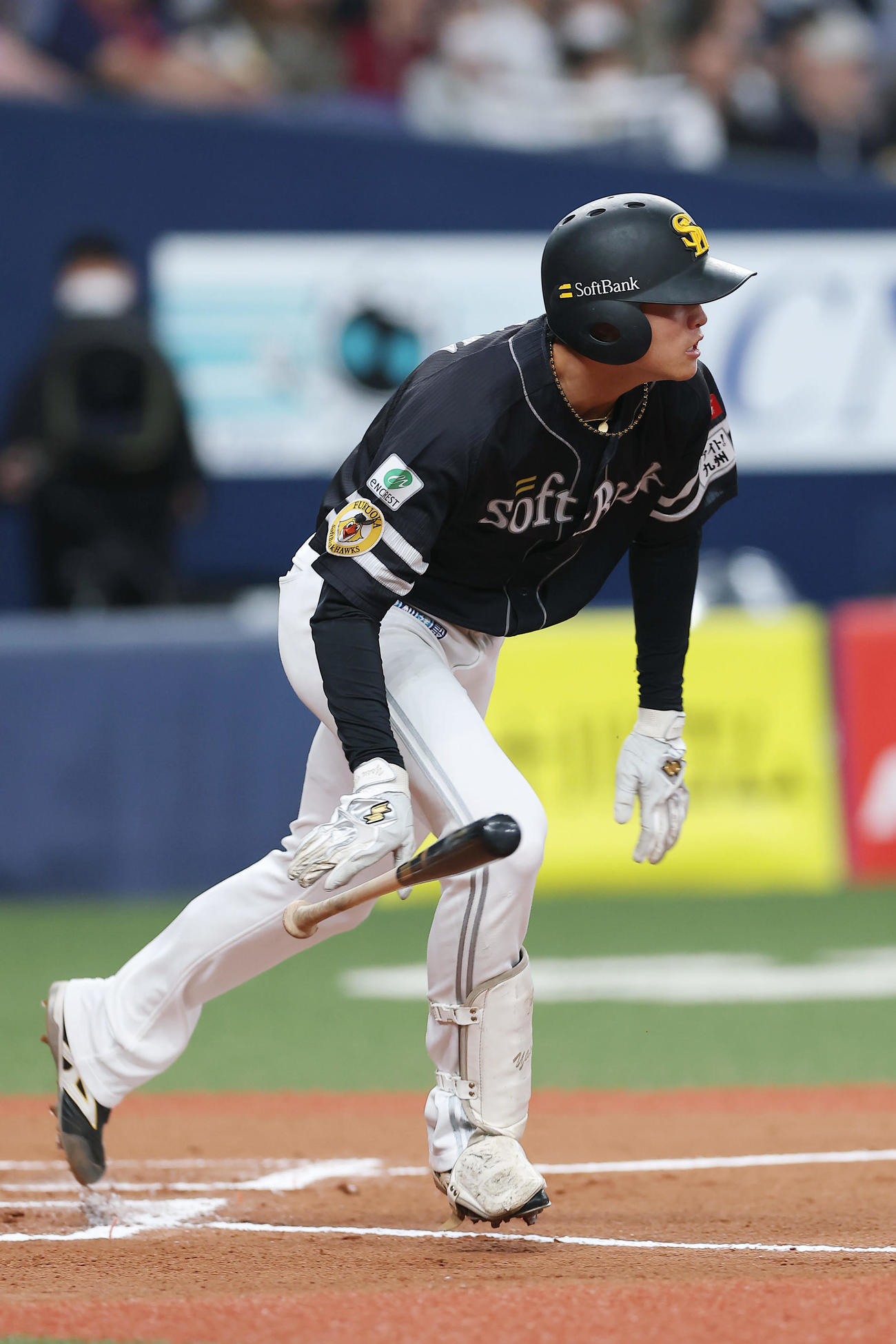 オリックス対ソフトバンク　6回表ソフトバンク1死満塁、中前適時打を放つ笹川（撮影・前田充）
