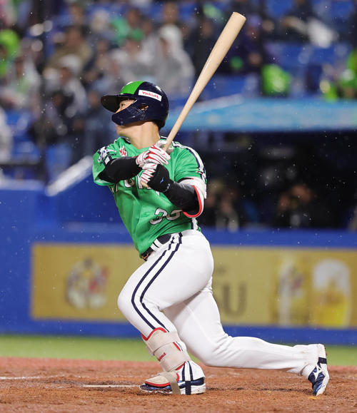 ヤクルト】内山壮真が初4番で1発回答、自身も「ビックリ」の村上代役