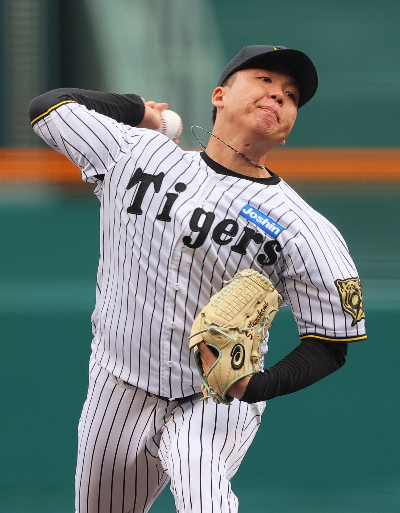 阪神対中日　阪神先発の村上（撮影・上山淳一）