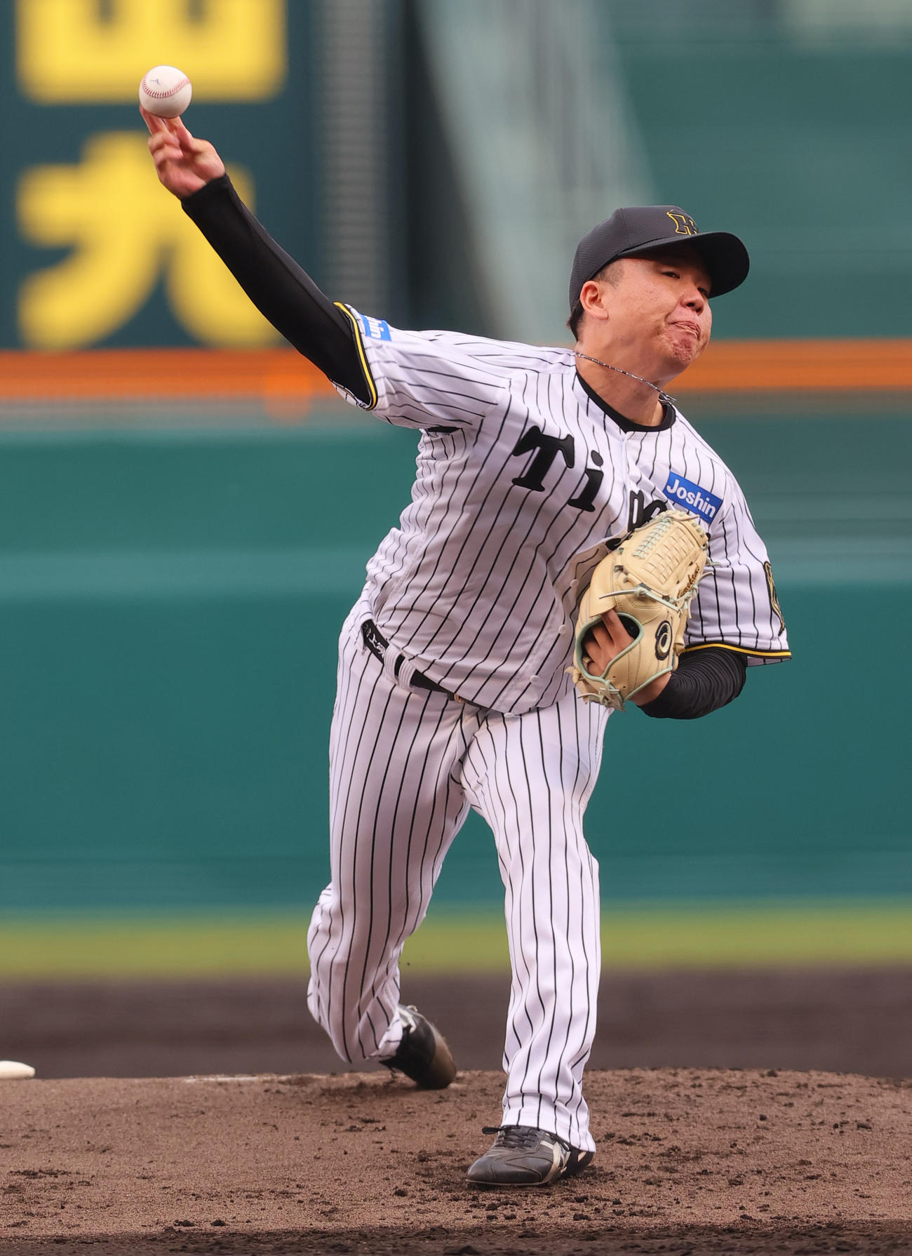 阪神対中日　阪神先発の村上（撮影・上山淳一）