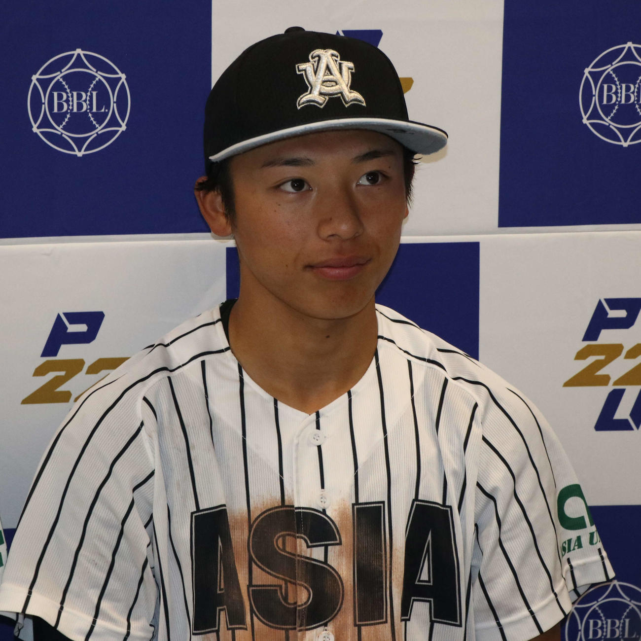 青学大対亜大　試合後の会見に臨む亜大・山里（撮影・一樹）