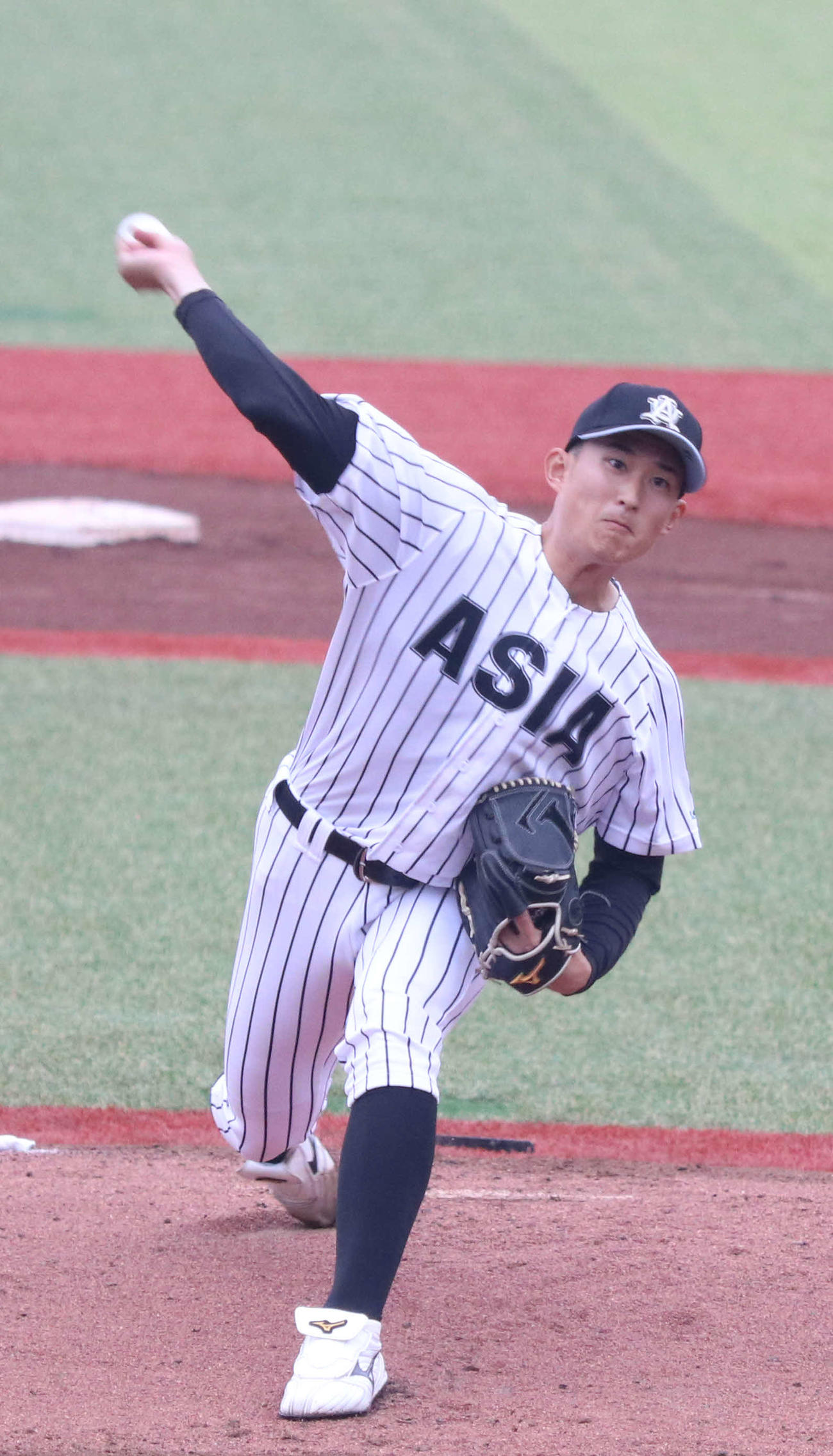 青学大対亜大　亜大の先発・斉藤（撮影・泉光太郎）