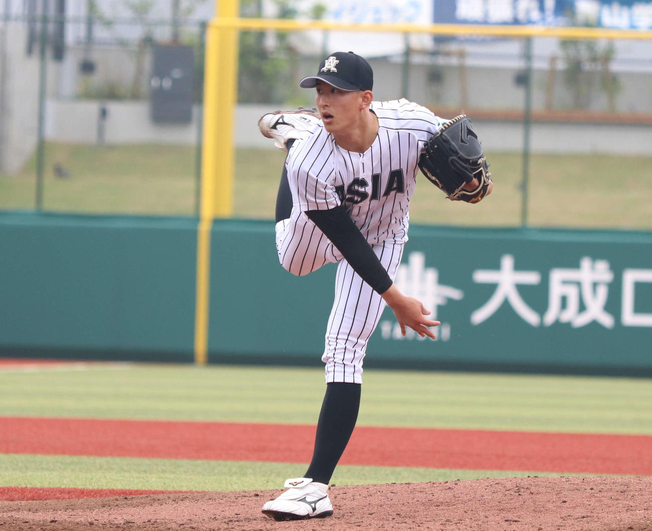 青学大対亜大　亜大の先発・斉藤（撮影・泉光太郎）