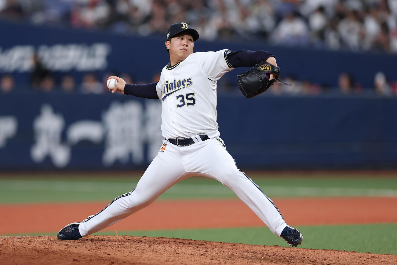 オリックス対ソフトバンク　オリックス2番手の古田島（撮影・前田充）
