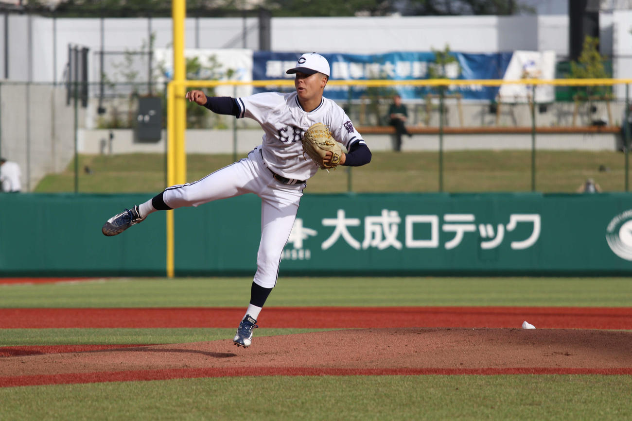 東都大学野球　国学院大対中大　先発し力投する中大・三奈木（撮影・一樹）