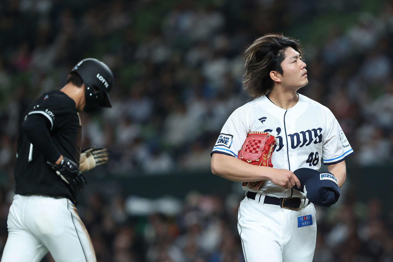 西武対ロッテ　1回表を抑える西武今井（撮影・河田真司）