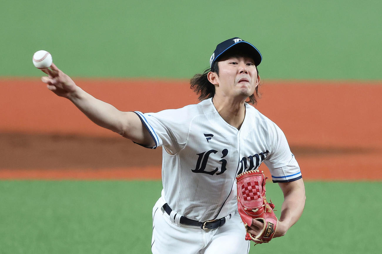 西武対ロッテ　3回表、力投する今井（撮影・河田真司）