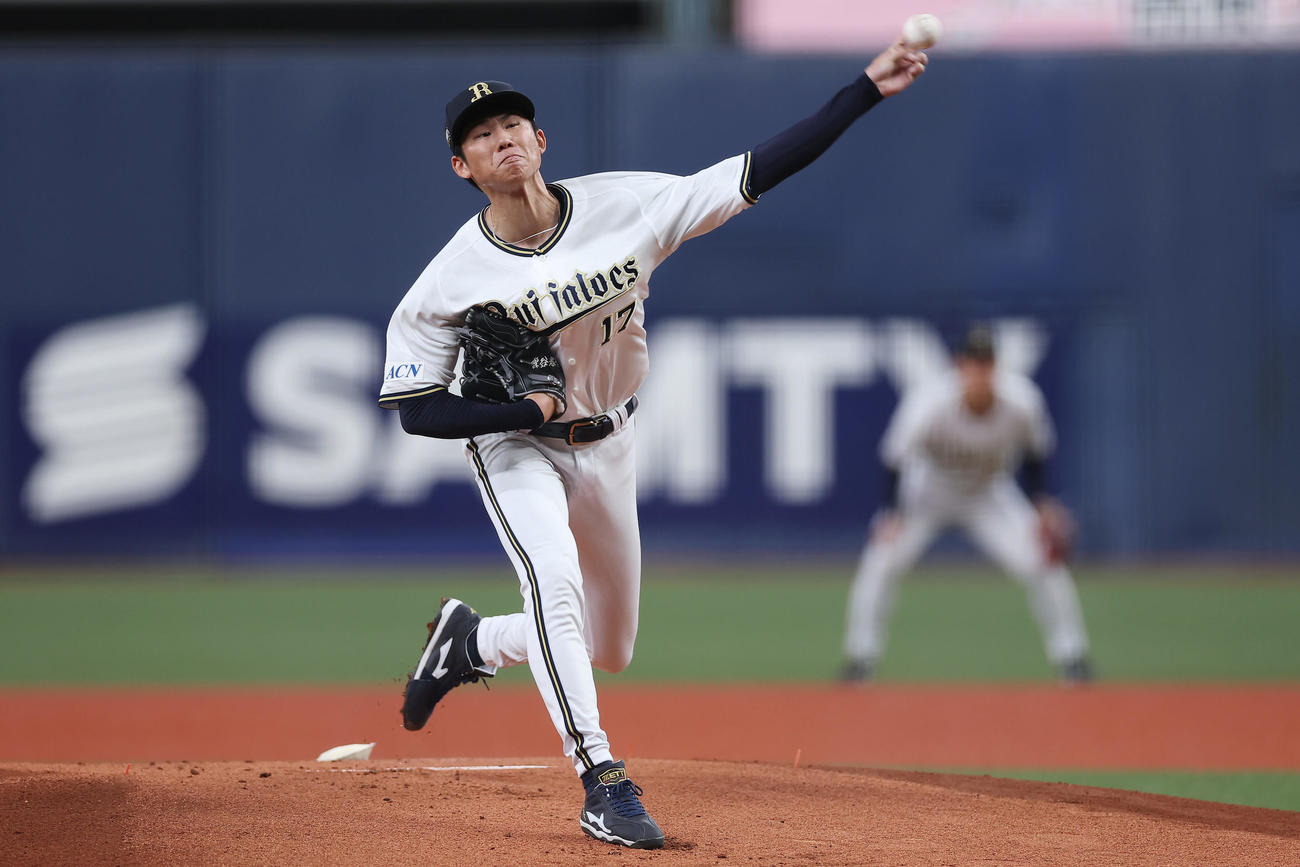 オリックス対ソフトバンク　力投するオリックス先発の曽谷（撮影・前田充）