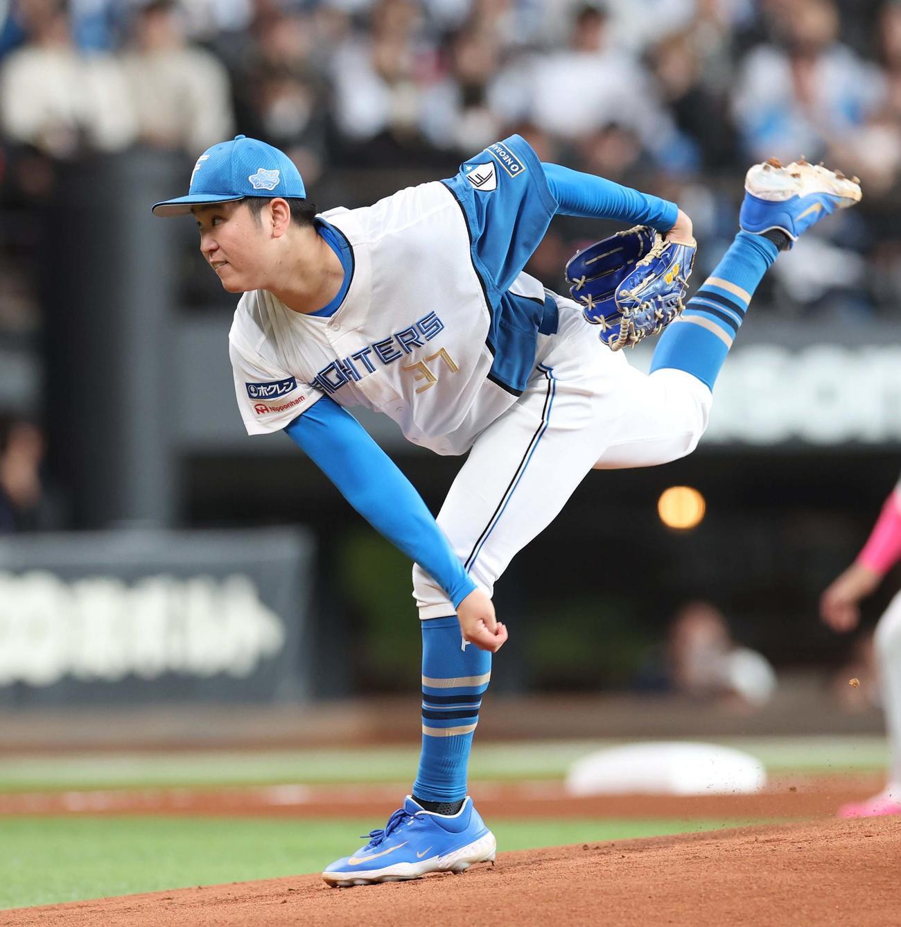 日本ハム対楽天　日本ハム先発の古林睿煬（撮影・黒川智章）