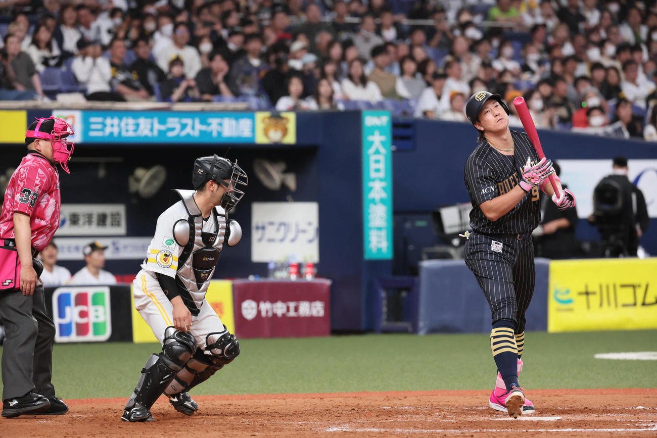 オリックス対ソフトバンク　9回裏オリックス2死一塁、杉本は空振り三振に倒れてゲームセット（撮影・宮崎幸一）