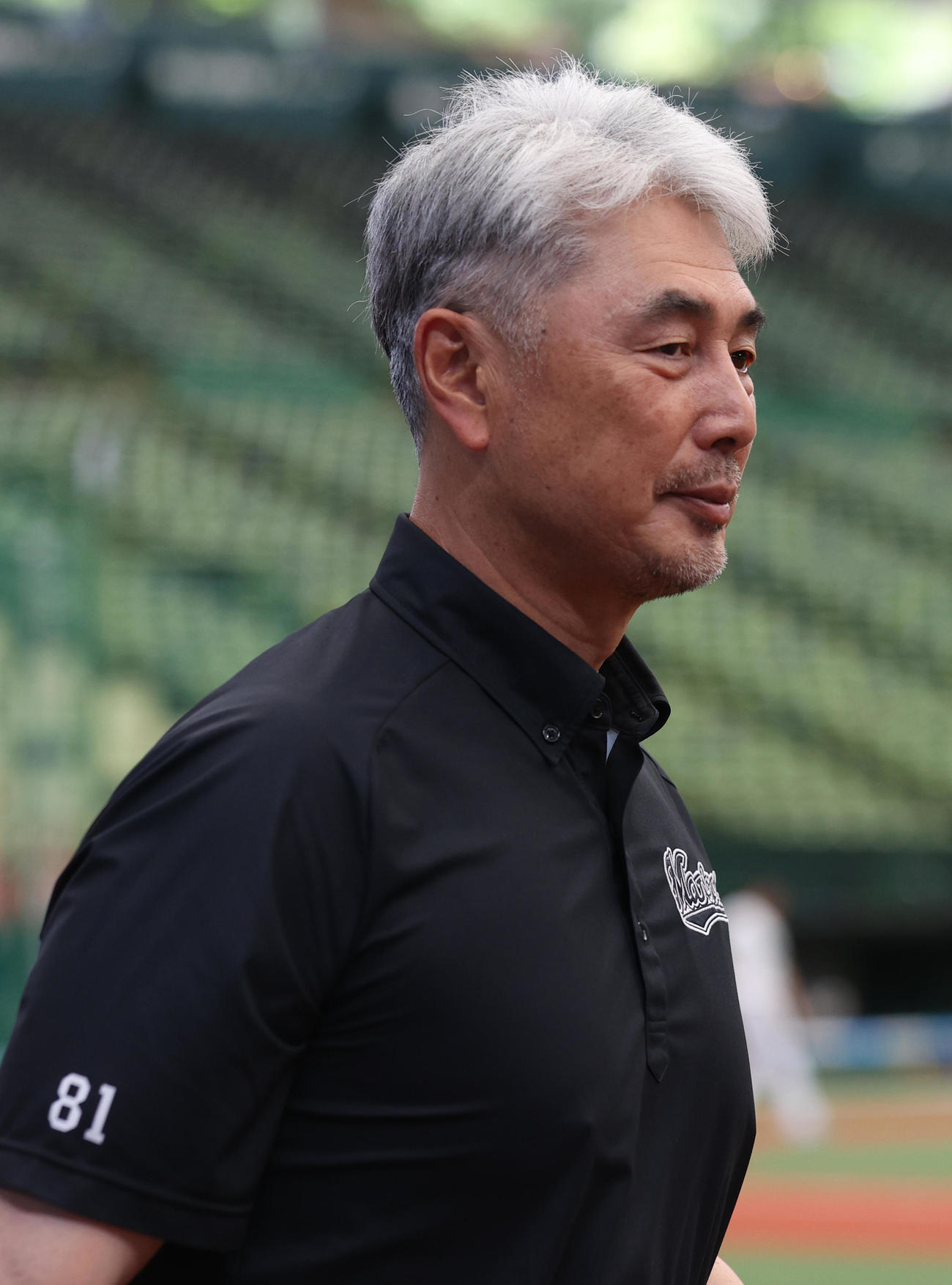西武対ロッテ　練習に登場したロッテ吉井監督（撮影・水谷安孝）