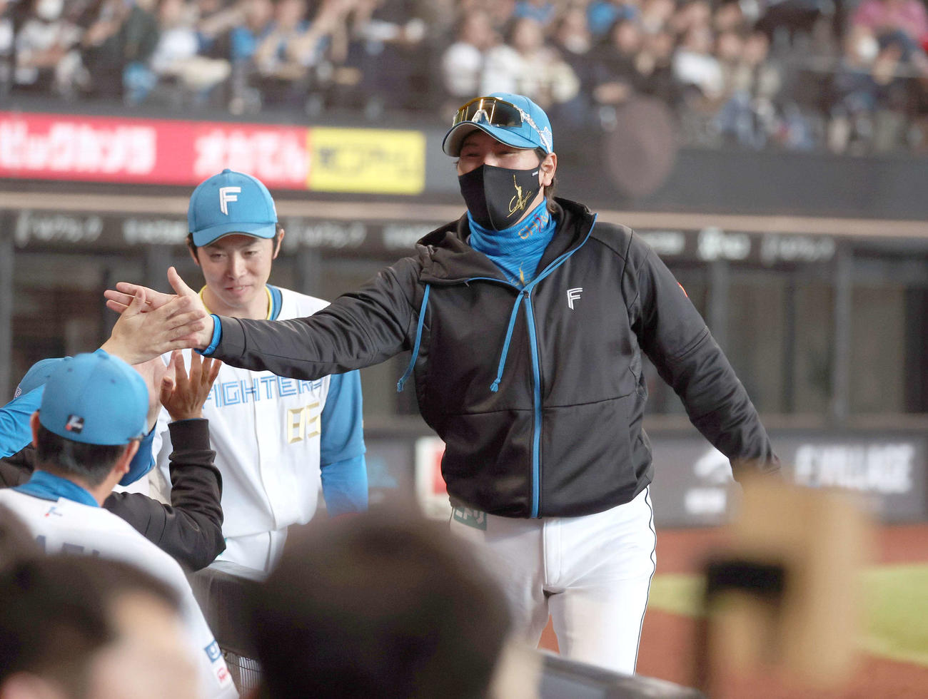 日本ハム対楽天　試合後、笑顔の新庄監督（撮影・黒川智章）